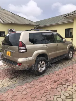 Toyota Land Cruiser Prado 2004 Gold