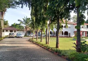5bdrm Bungalow in Peninsula, Msasani for sale
