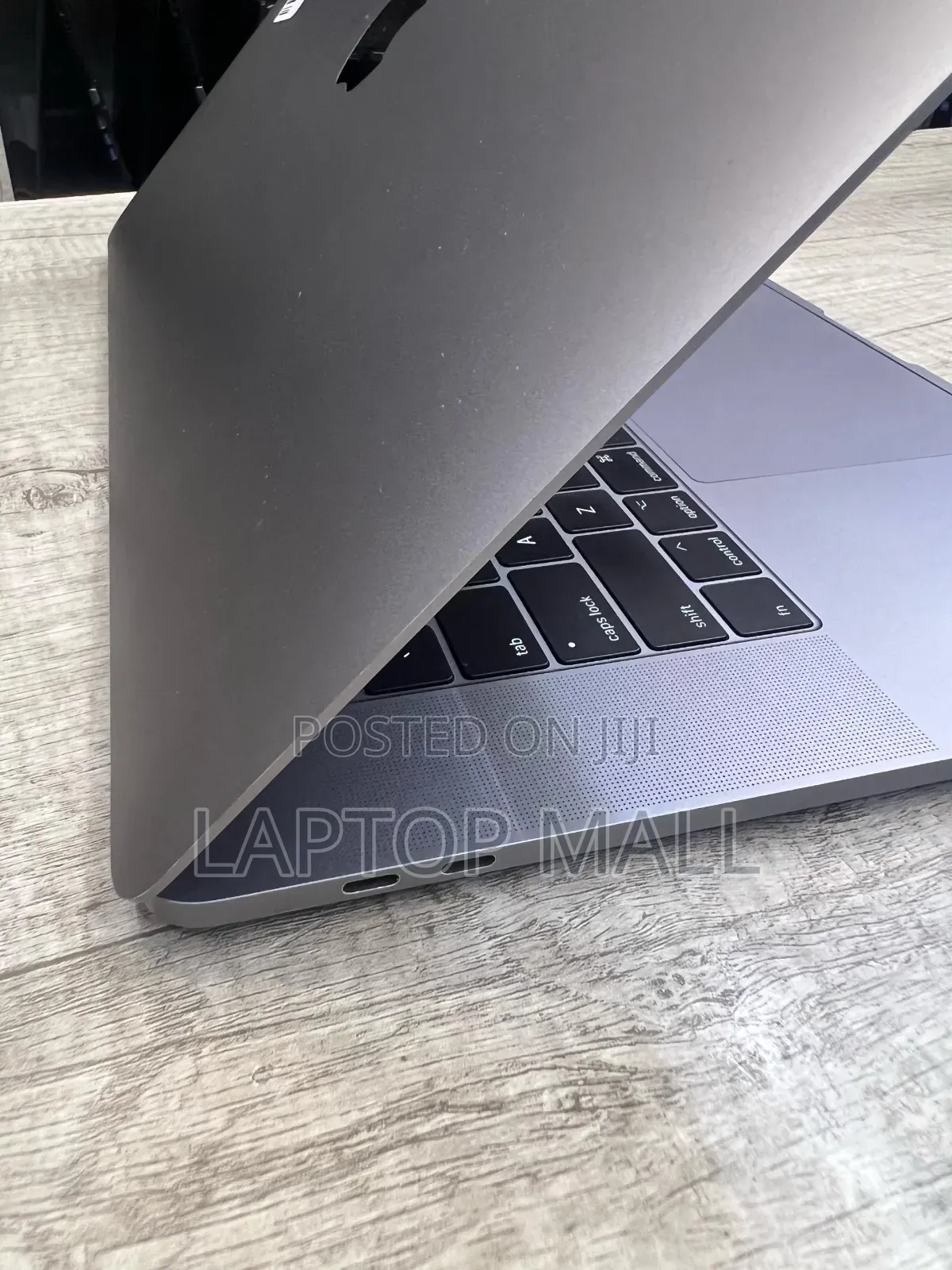 Laptop Apple MacBook Pro 2017 16GB Intel Core I7 SSD 500GB