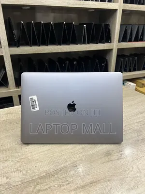 Laptop Apple MacBook Pro 2017 16GB Intel Core I7 SSD 500GB