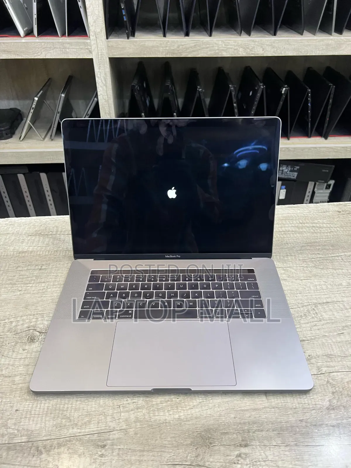 Laptop Apple MacBook Pro 2017 16GB Intel Core I7 SSD 500GB