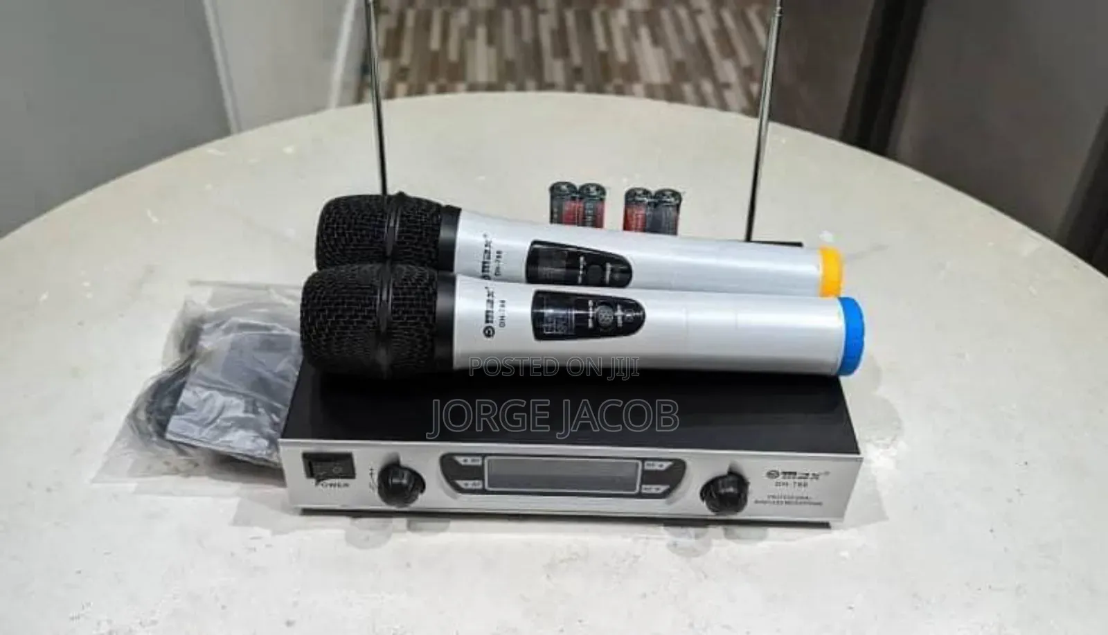 Max Dh-769 Wireless Professional Microphone