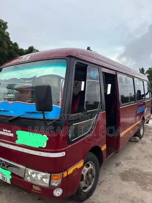 Mitsubishi Fuso Rosa 2000 Red