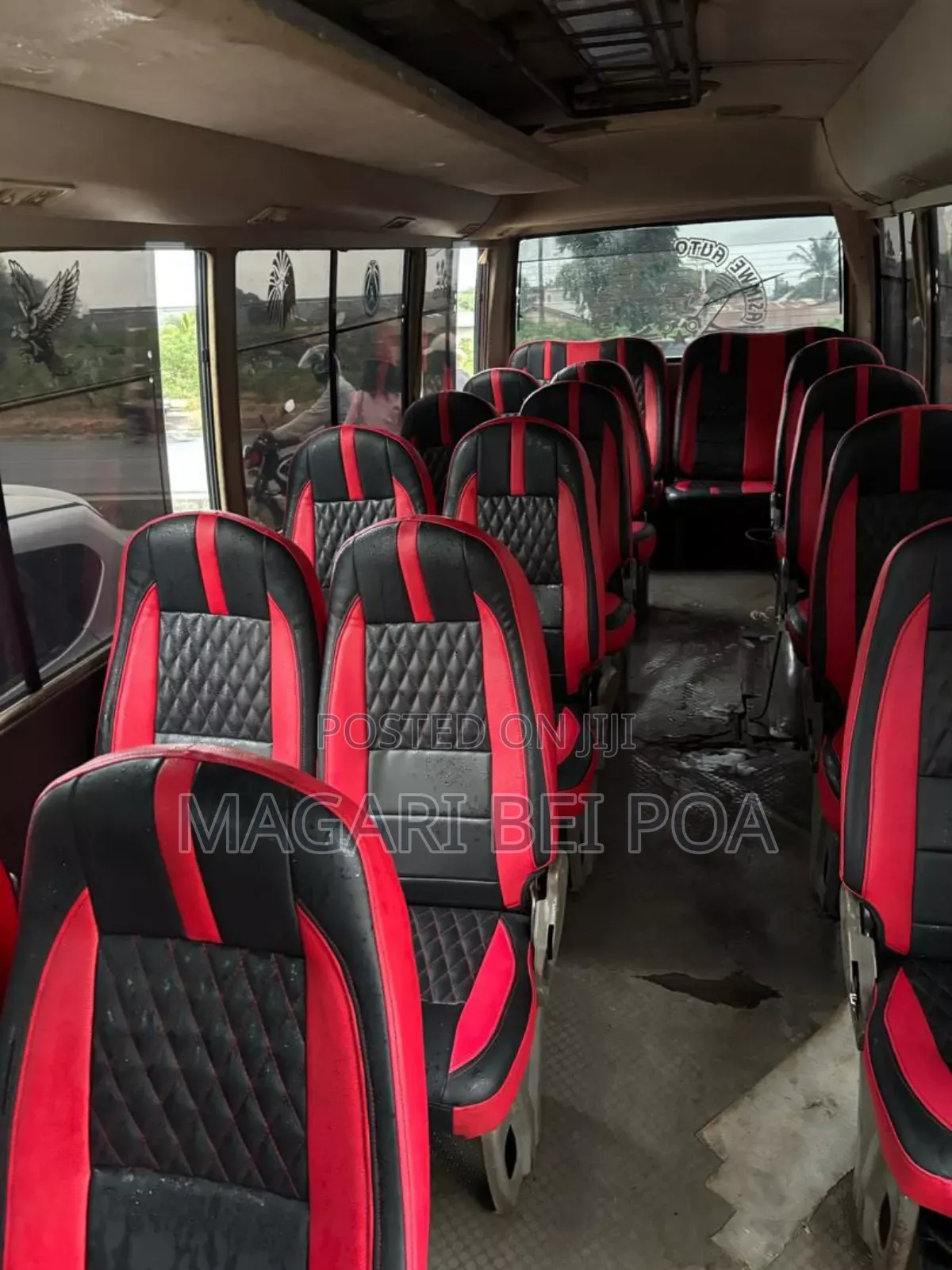 Mitsubishi Fuso Rosa 2000 Red