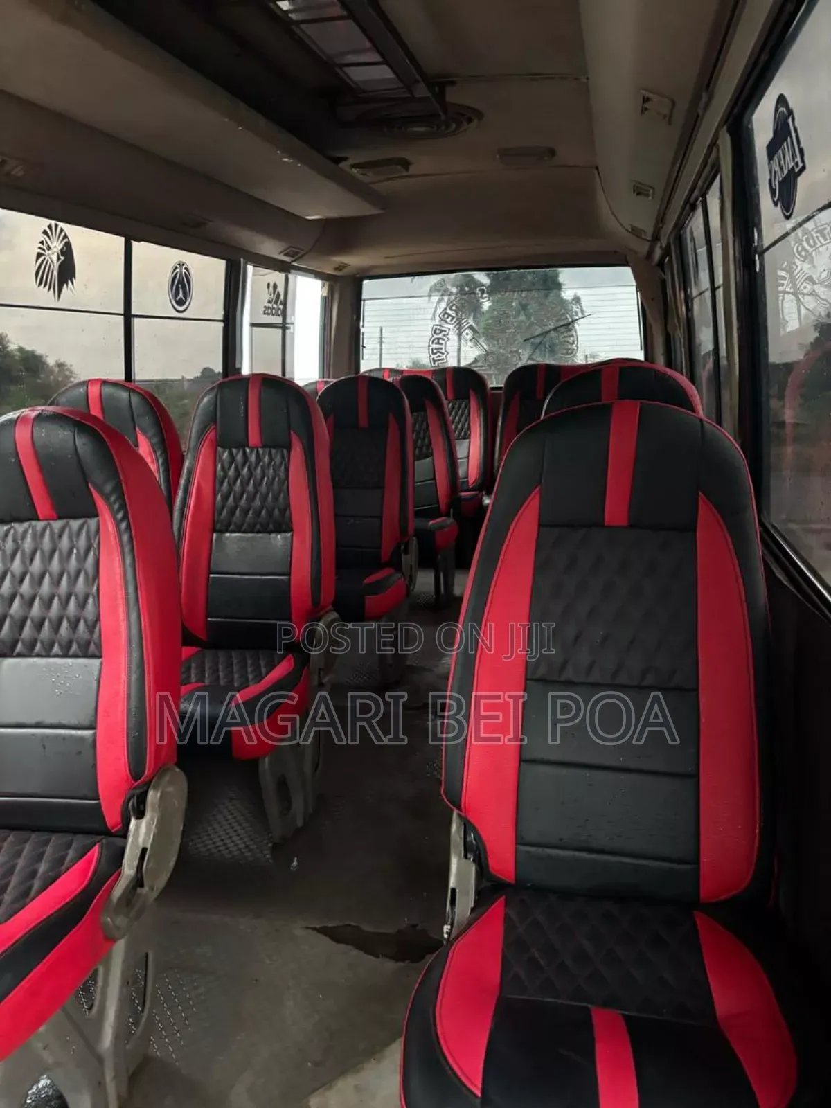 Mitsubishi Fuso Rosa 2000 Red