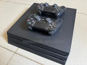 Playstation 4 Pro, New 4 Games 2 Pads Og