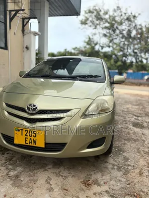 Toyota Belta 2006 Beige