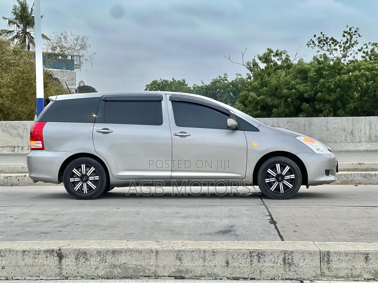 Toyota Wish 2005 Silver