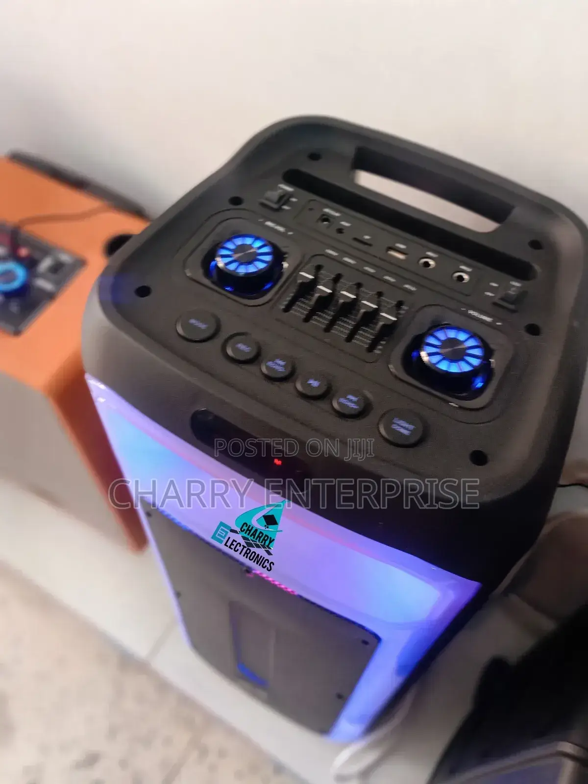 WDRL Portable Rechargeable Speaker With 1wireless Microphone
