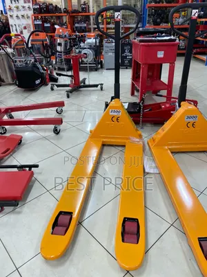 Photo - Toho Pallet Truck 2.5 Ton Capacity