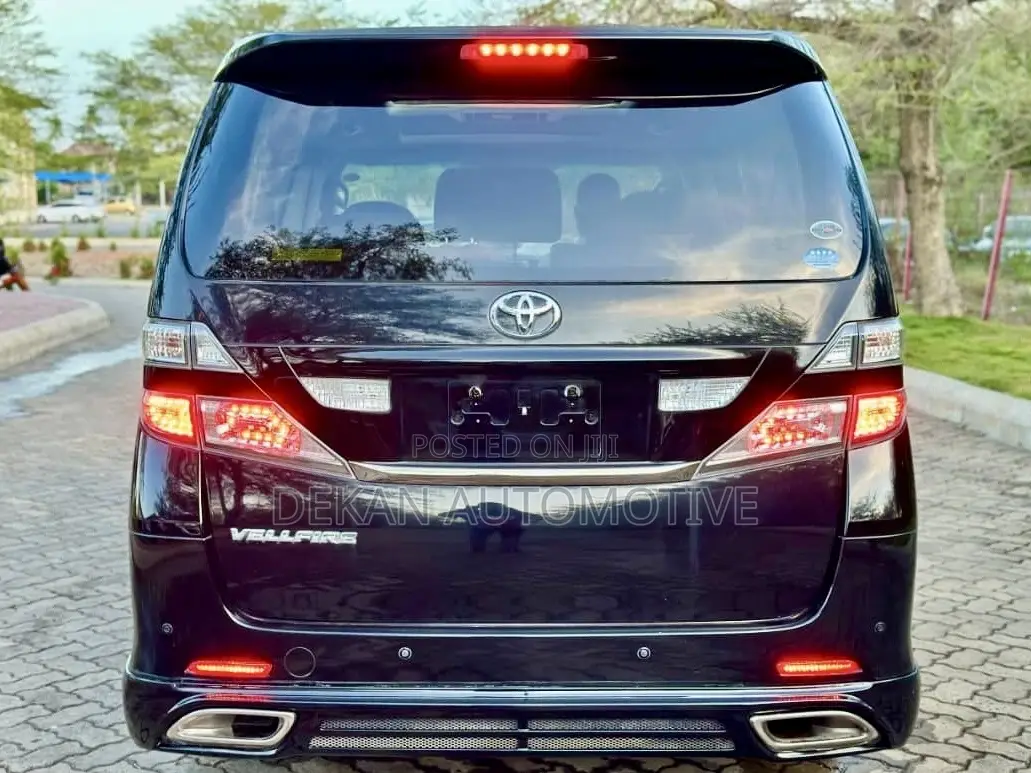 Toyota Vellfire 2010 Black