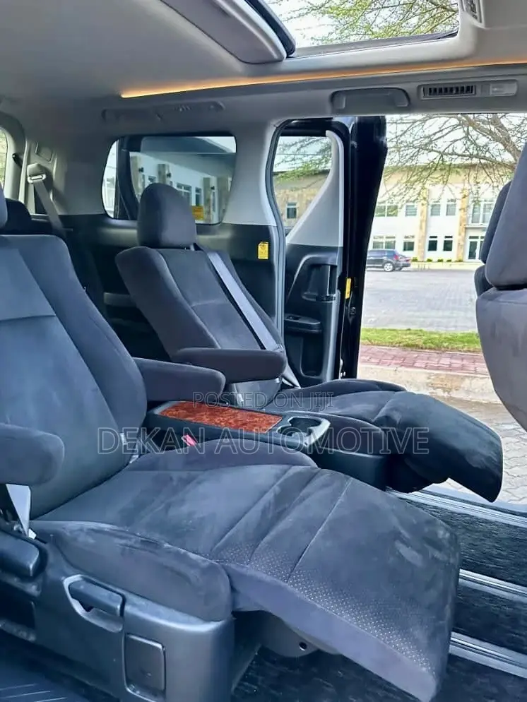 Toyota Vellfire 2010 Black