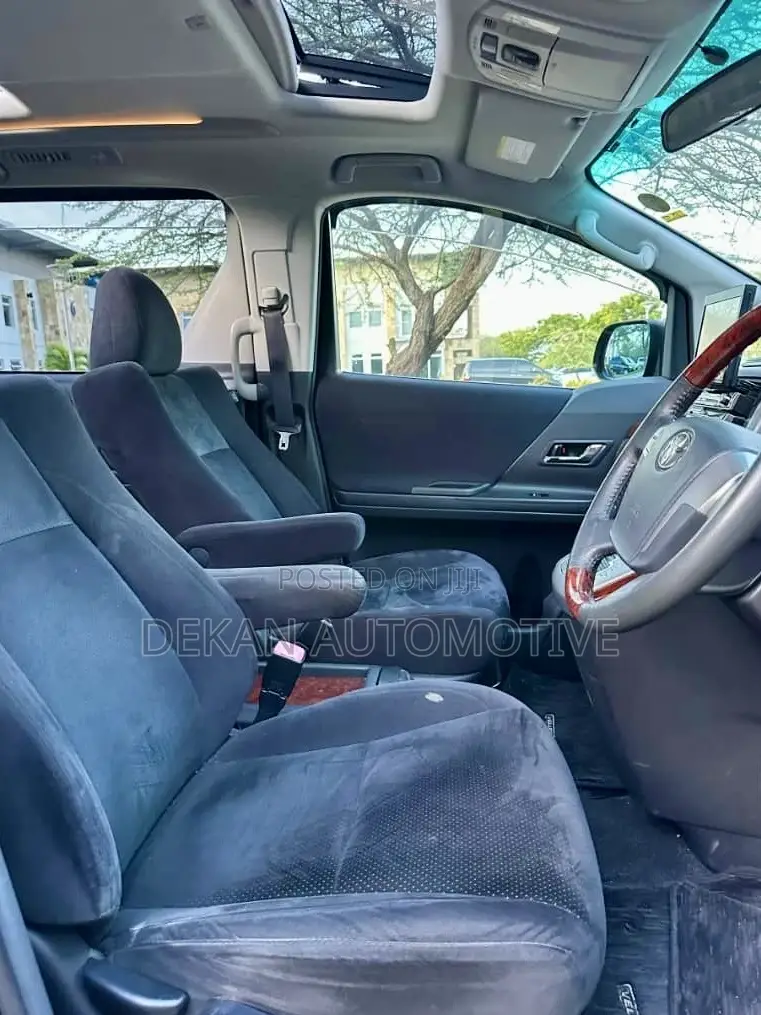 Toyota Vellfire 2010 Black