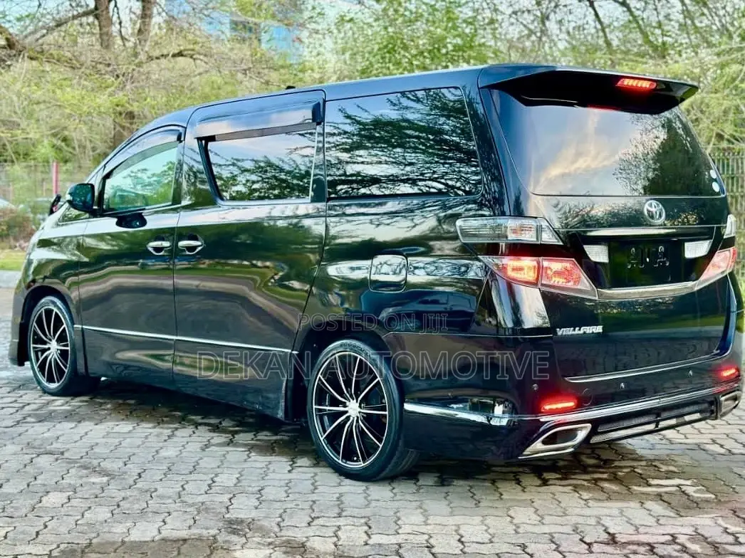 Toyota Vellfire 2010 Black