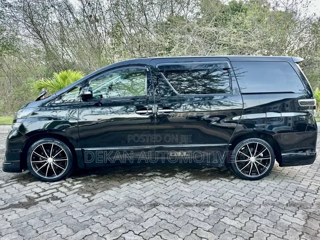 Toyota Vellfire 2010 Black