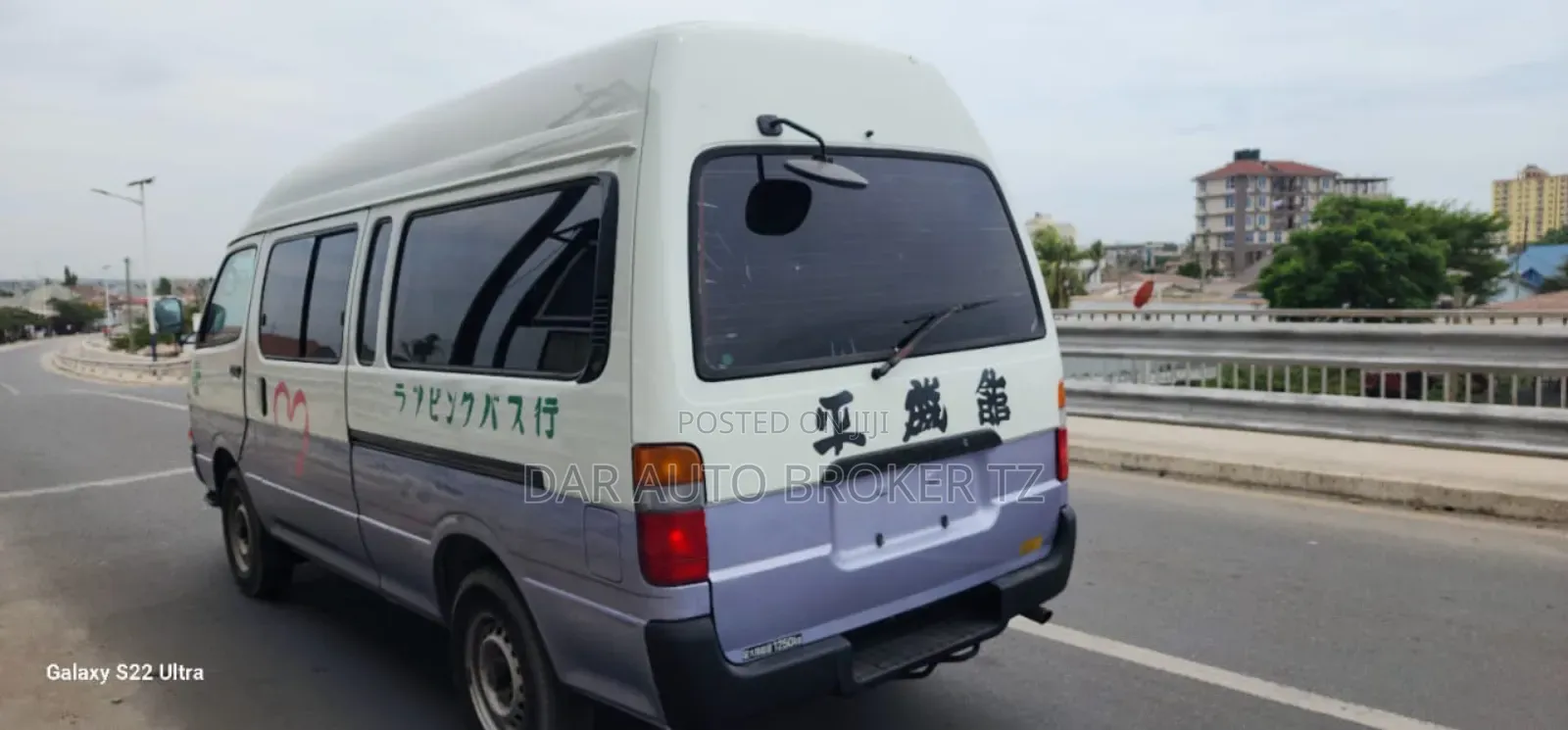 Toyota HiAce 2002 White