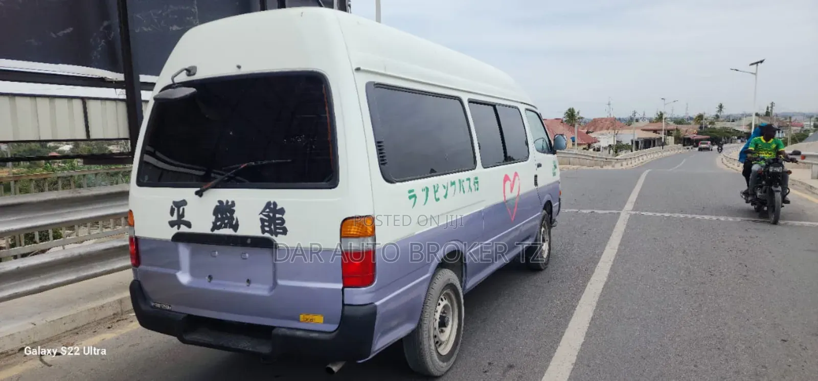 Toyota HiAce 2002 White