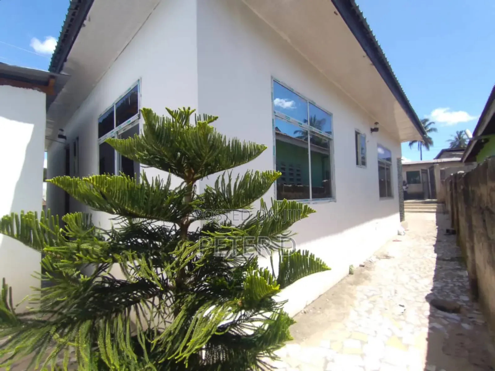 1bdrm Apartment in Kimara for rent