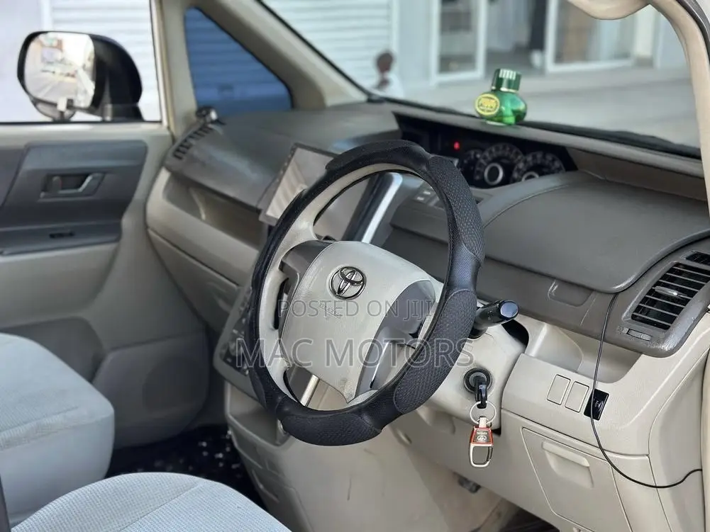 Toyota Noah 2008 White