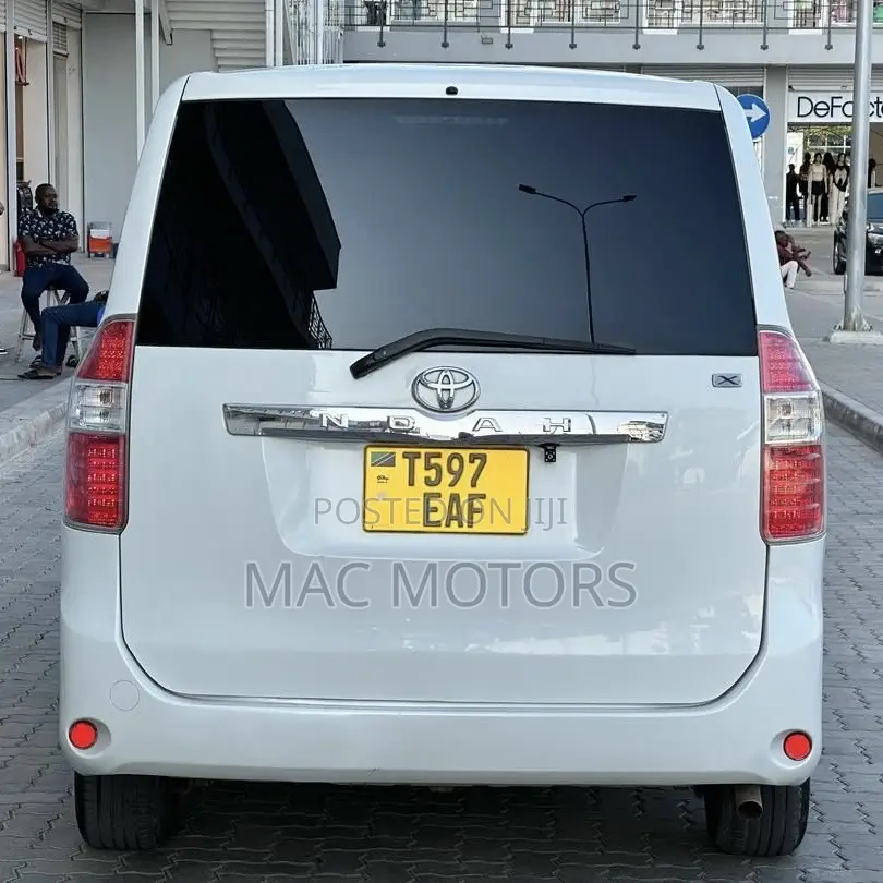 Toyota Noah 2008 White