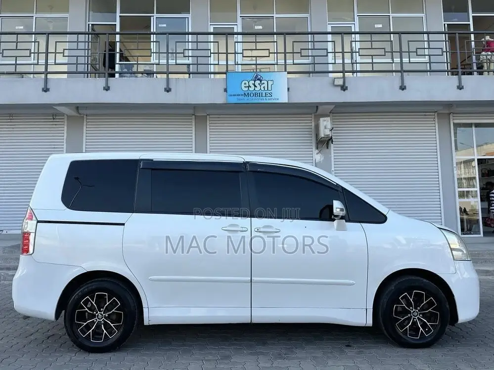 Toyota Noah 2008 White