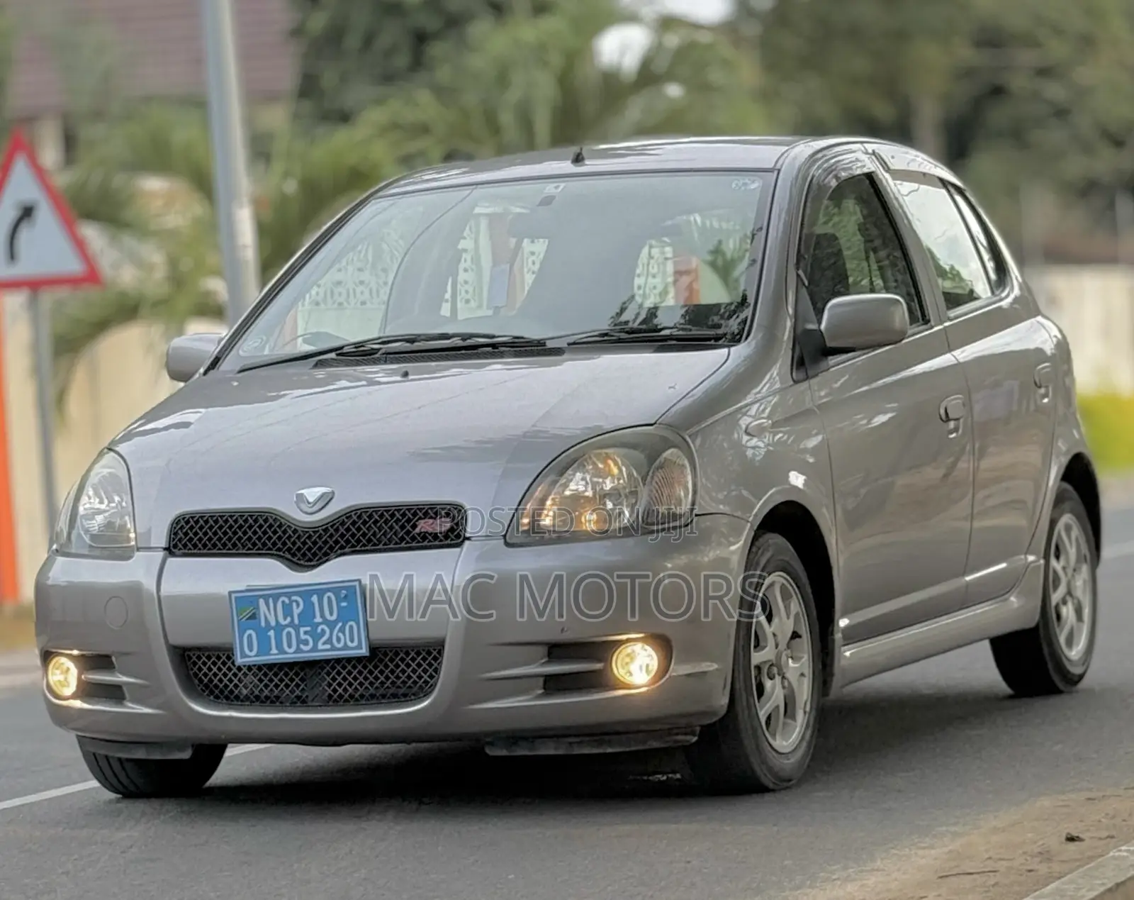 Toyota Vitz 1.3 FWD 5dr 2002 Gray
