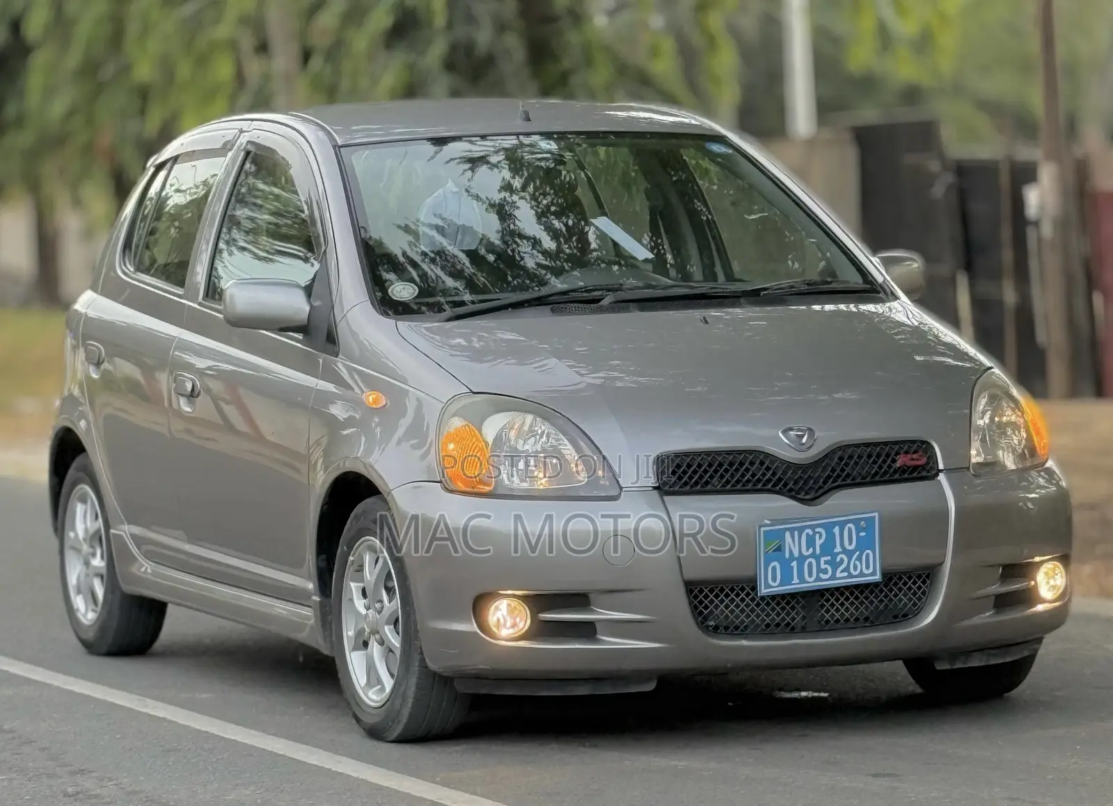 Toyota Vitz 1.3 FWD 5dr 2002 Gray