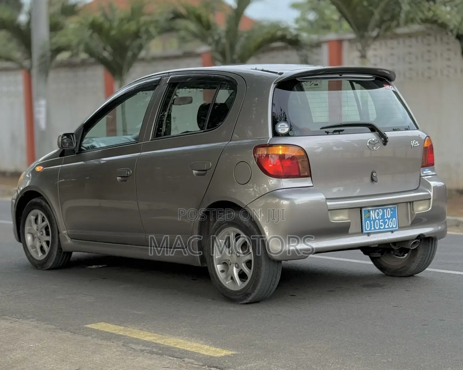 Toyota Vitz 1.3 FWD 5dr 2002 Gray