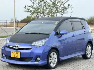 Toyota Ractis 1.5 FWD 2013 Blue