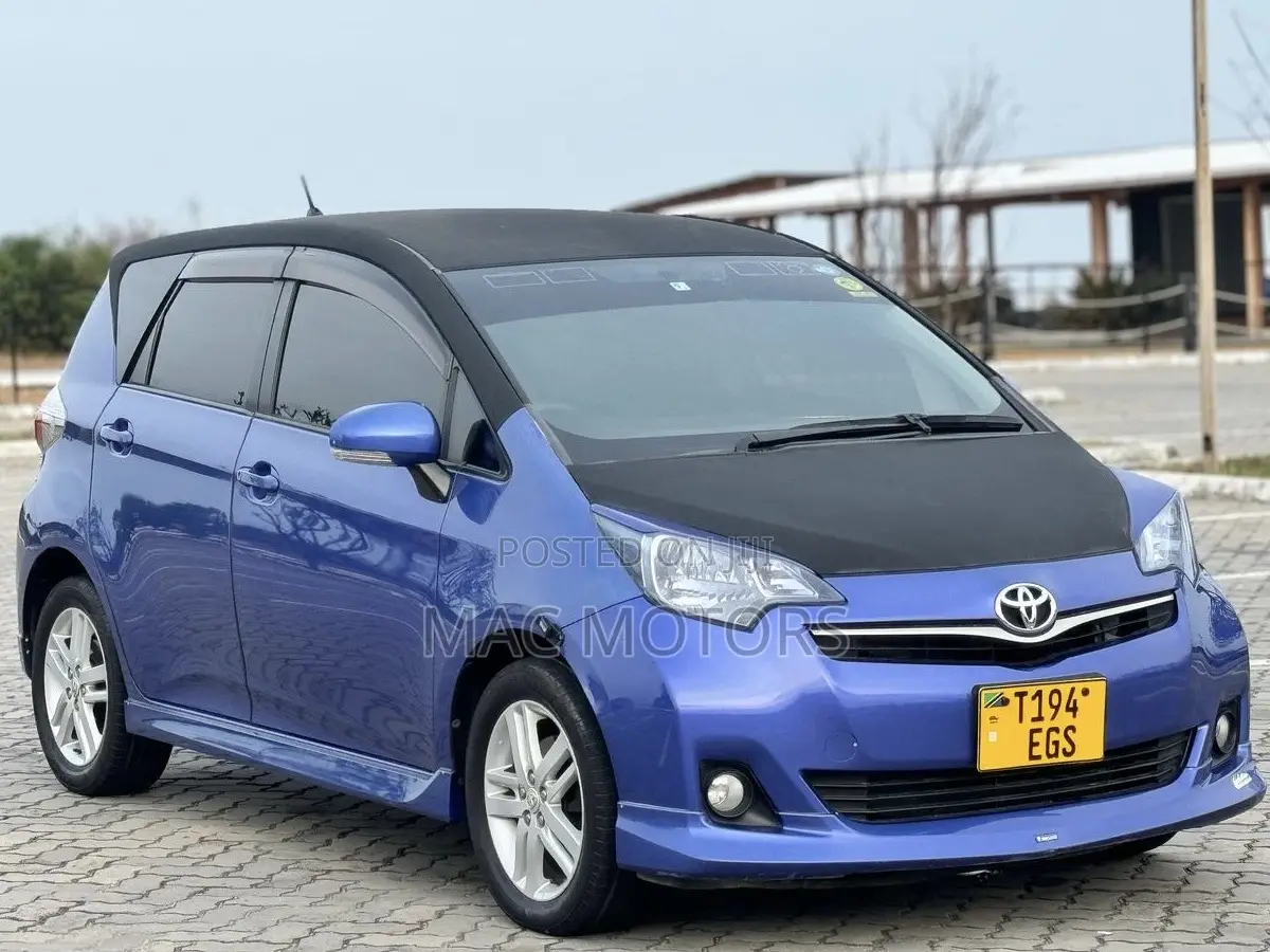 Toyota Ractis 1.5 FWD 2013 Blue