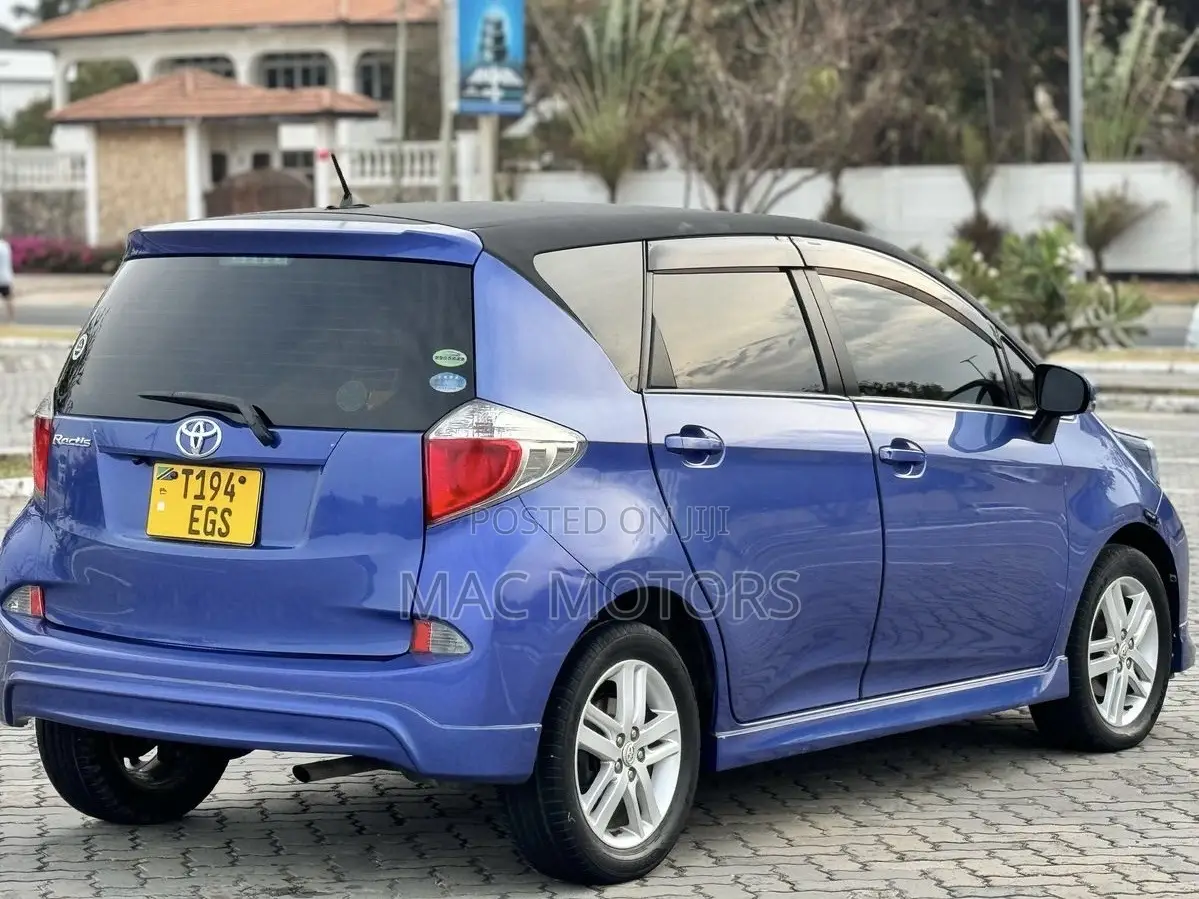 Toyota Ractis 1.5 FWD 2013 Blue