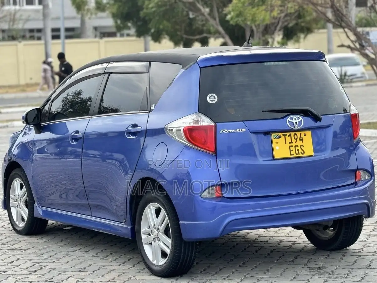 Toyota Ractis 1.5 FWD 2013 Blue