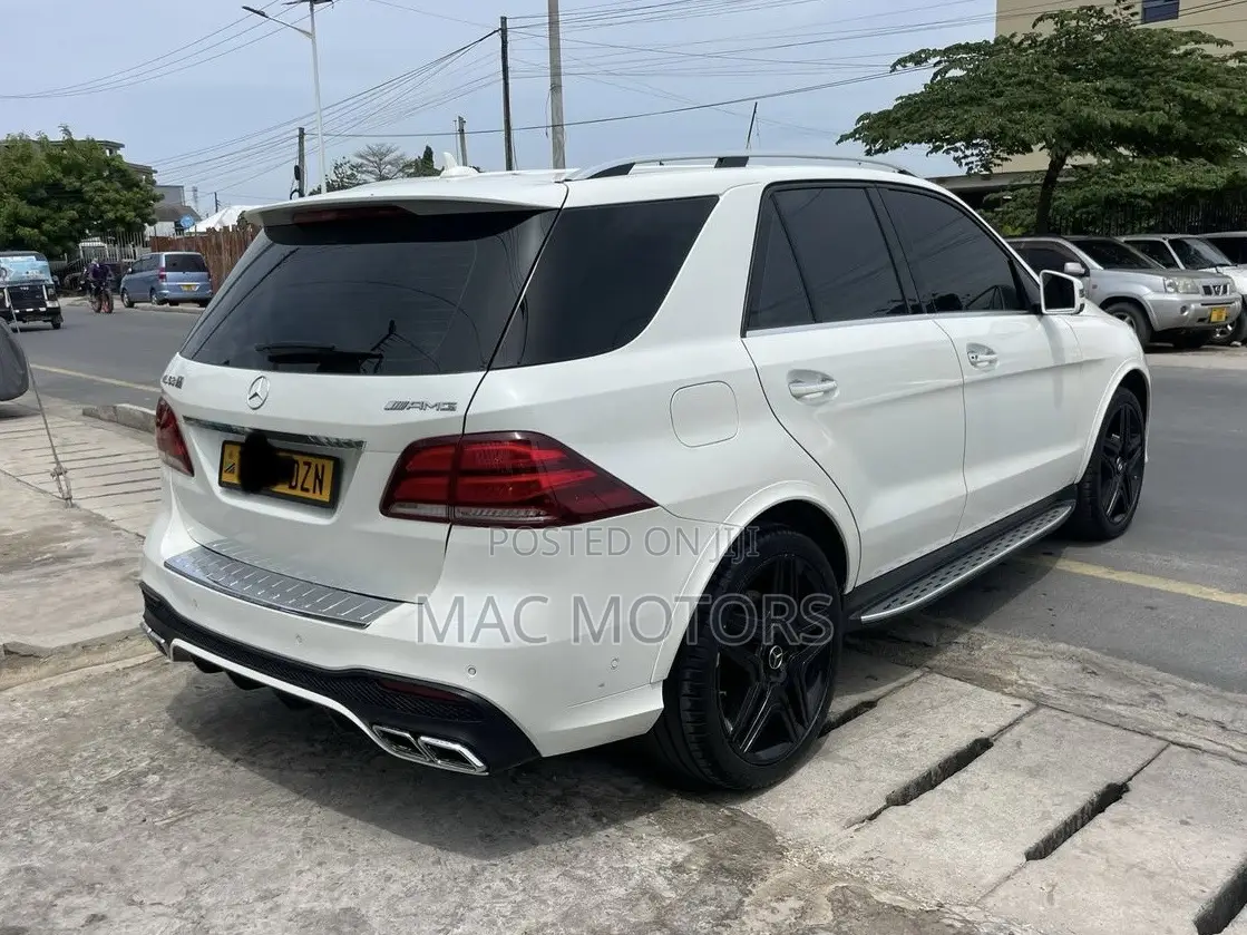 Mercedes-Benz M Class ML 63 AMG 2012 White