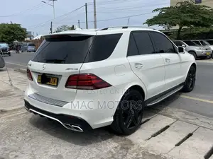 Mercedes-Benz M Class ML 63 AMG 2012 White