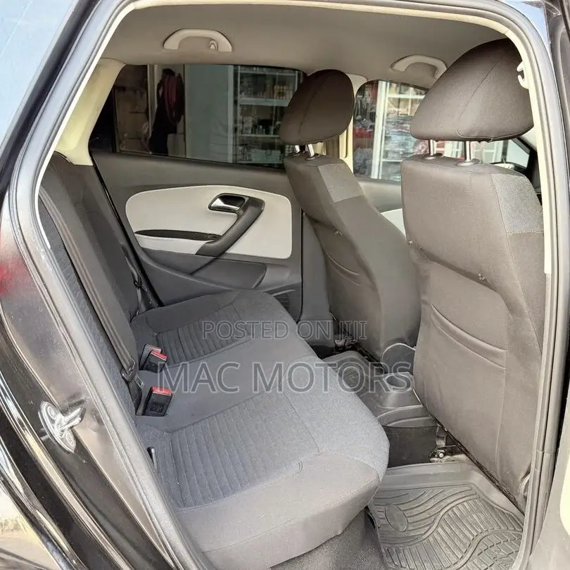 Volkswagen Polo 2010 Black