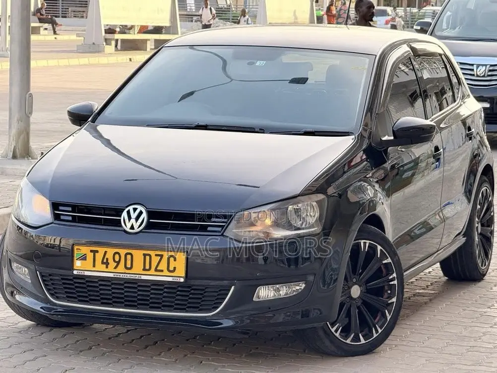 Volkswagen Polo 2010 Black