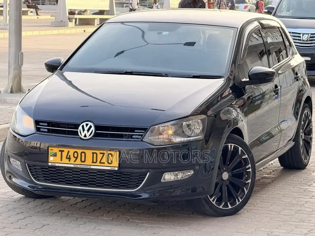 Volkswagen Polo 2010 Black