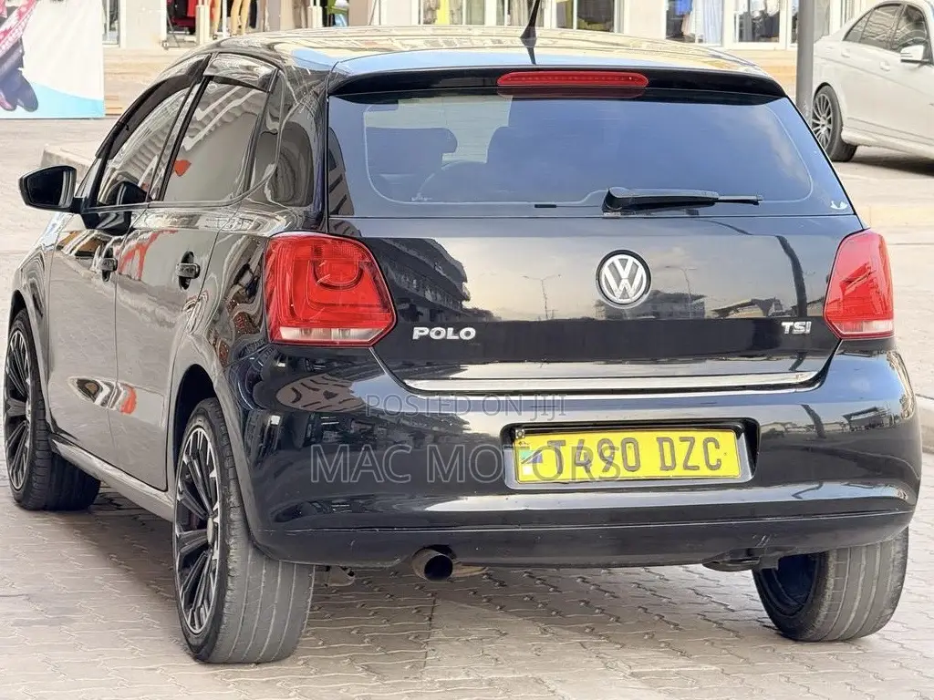 Volkswagen Polo 2010 Black