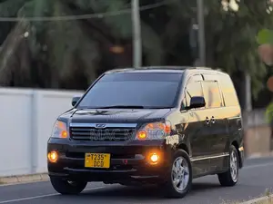 Toyota Noah 2003 Black