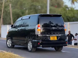 Toyota Noah 2003 Black