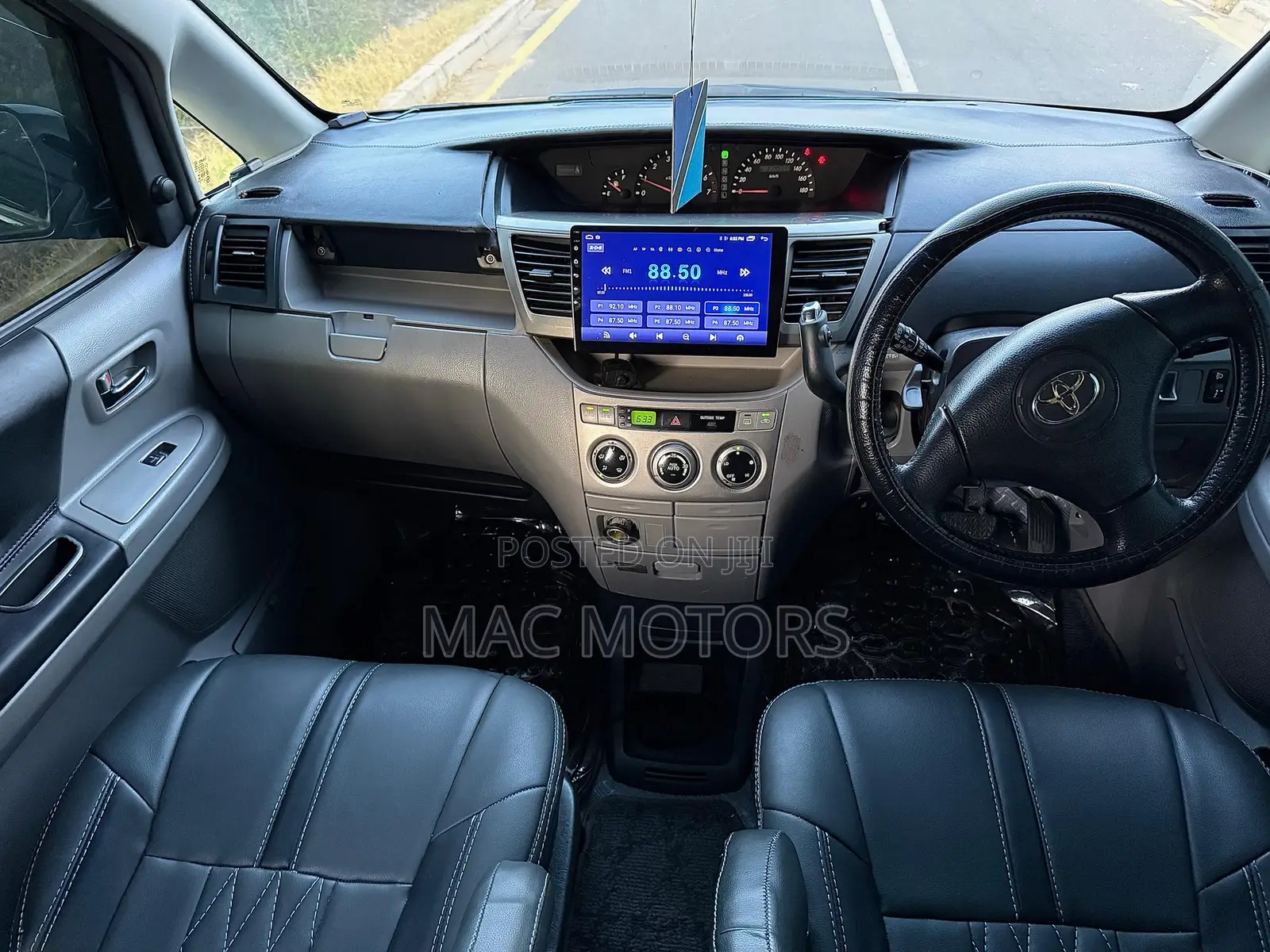 Toyota Noah 2003 Black