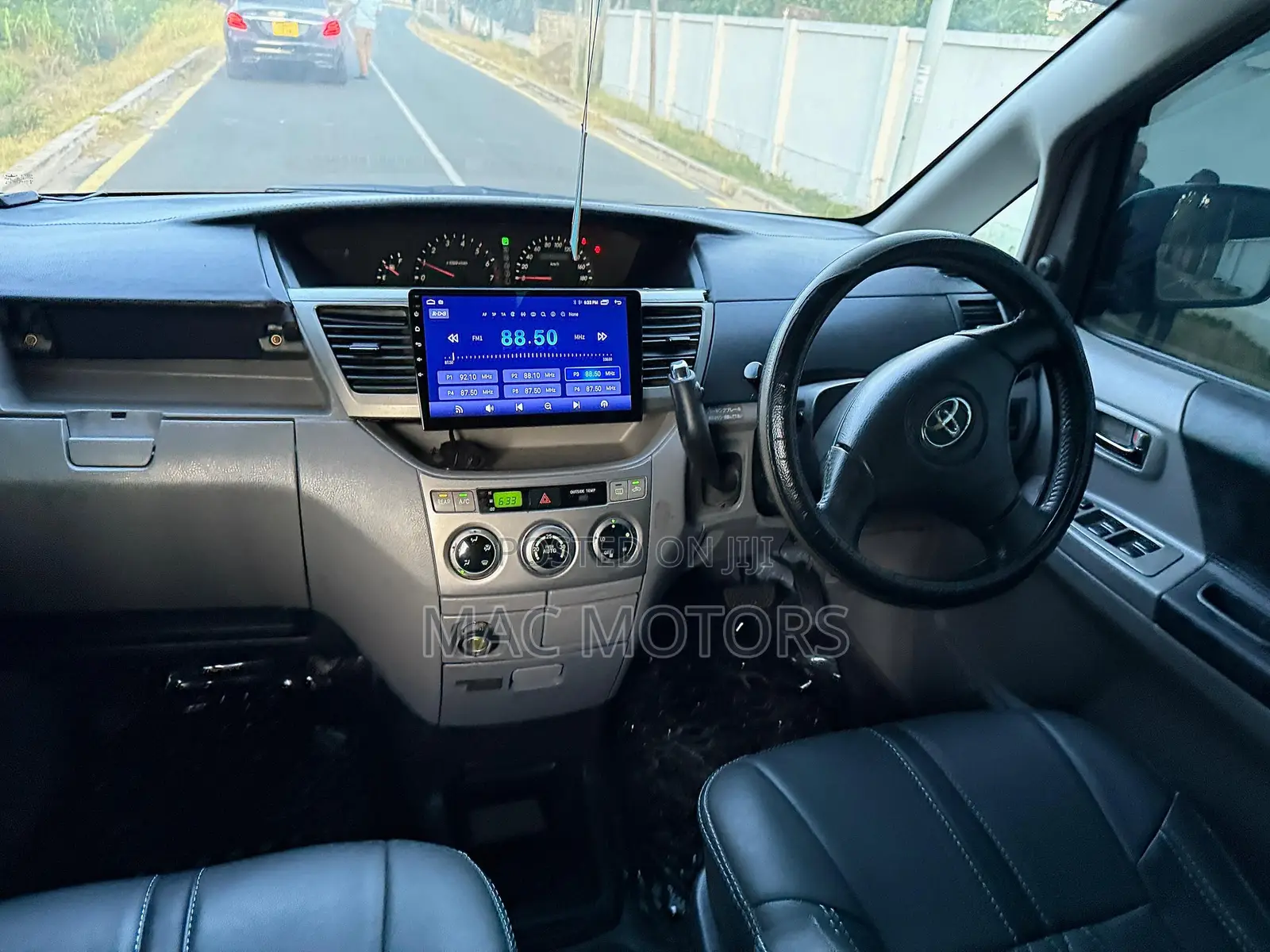 Toyota Noah 2003 Black