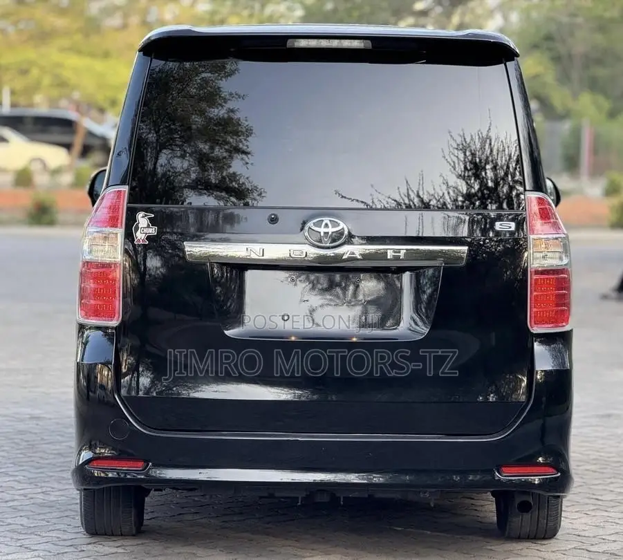 Toyota Noah 2008 Black