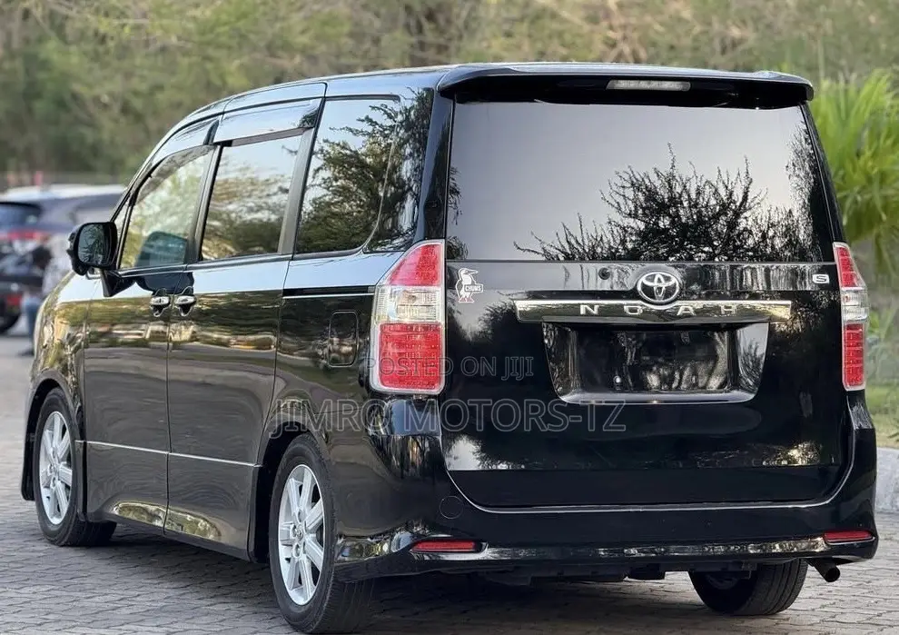 Toyota Noah 2008 Black