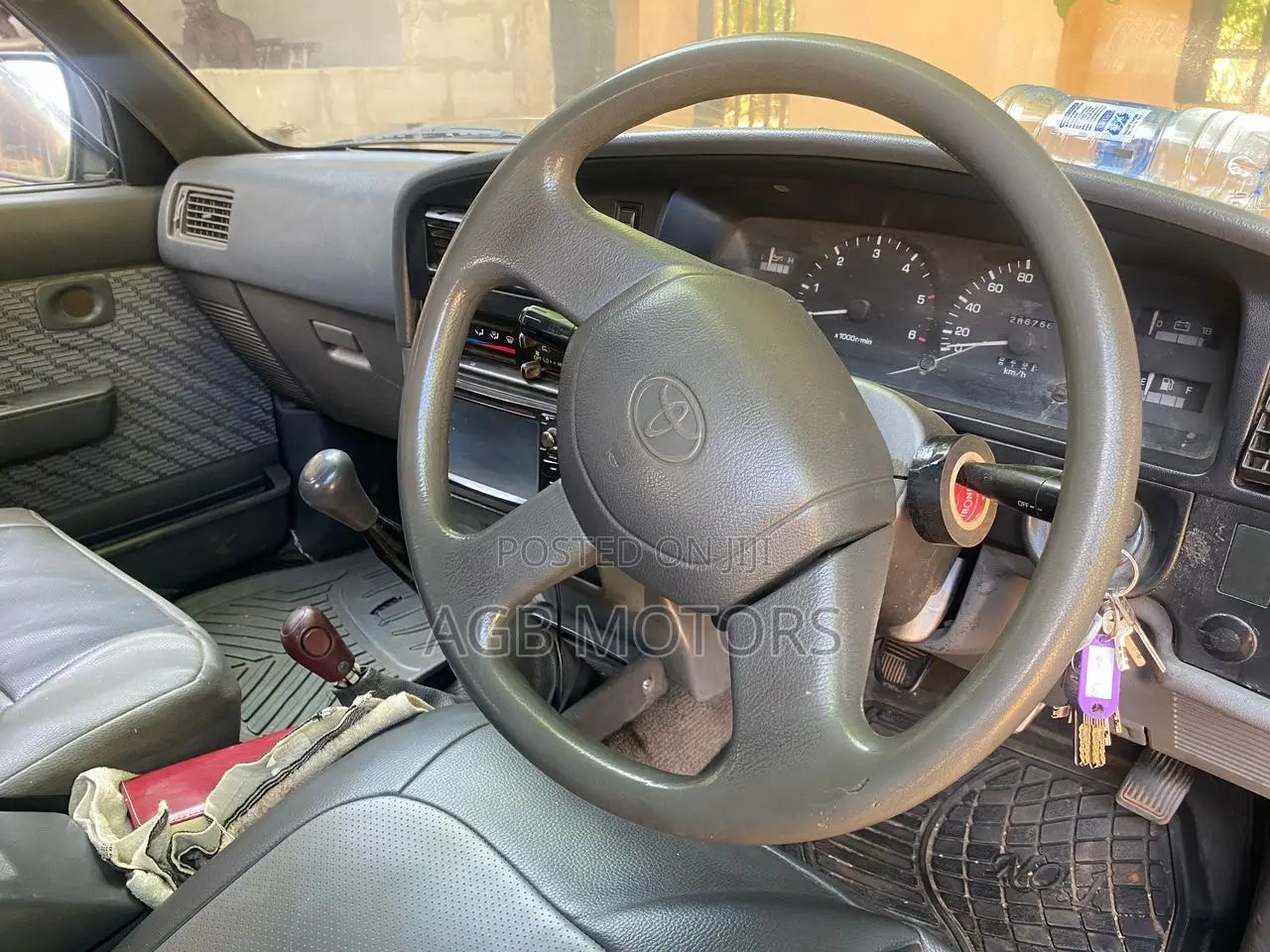 Toyota Hilux 1999 Red