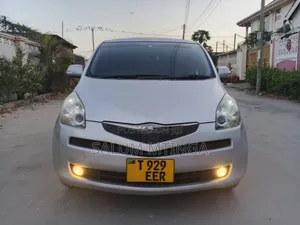 Toyota Ractis 2009 Silver