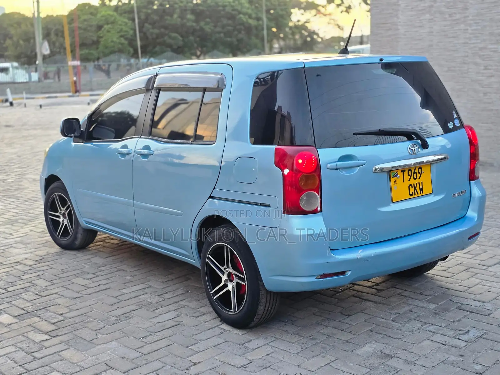 Toyota Raum 2005 Blue