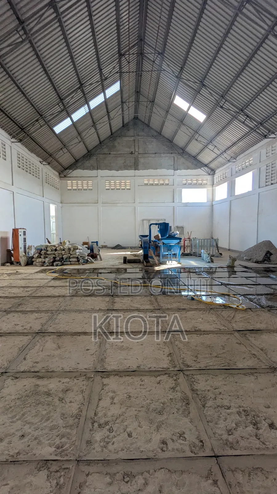 Warehouse Tabata Kifuru