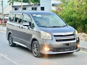 Toyota Noah 2009 Gray