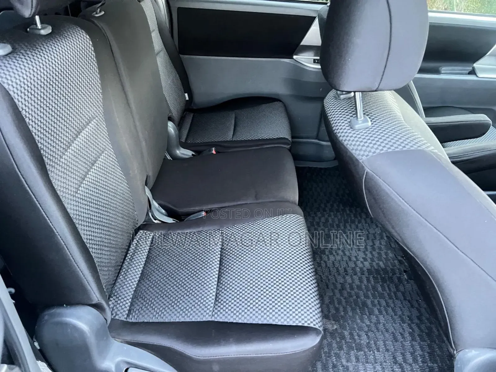 Toyota Noah 2009 Gray